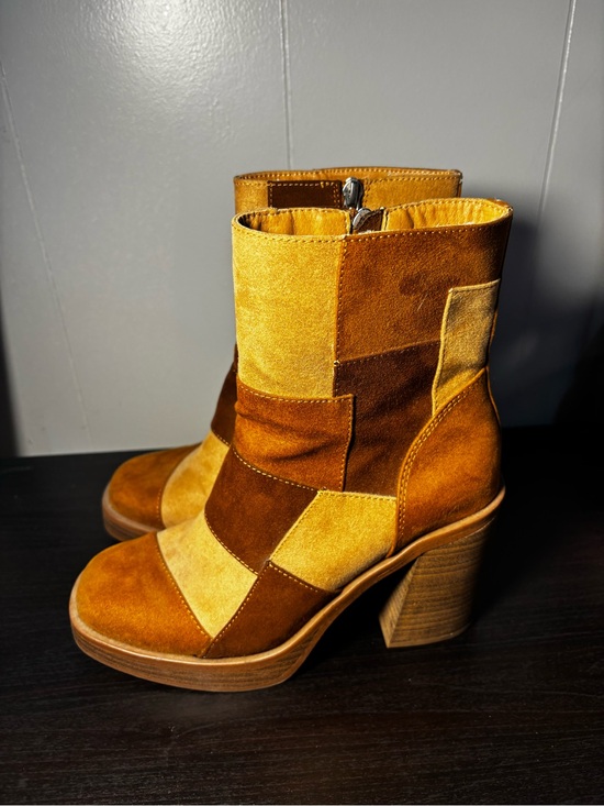 Universal Thread Shoes - Universal Thread Women’s Patchwork Suede Platform Ankle Boots-Read Description